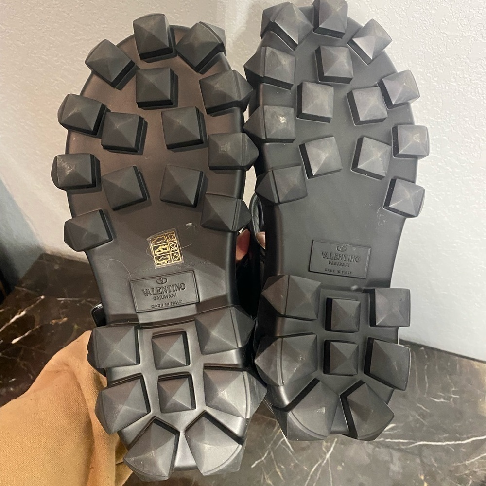 Valentino Garavani Rockstud Leather Rubber-Sole Dad Sandals chunky - Picture 5 of 15